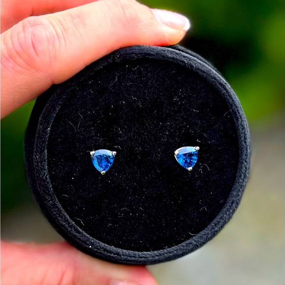 BLUE SAPPHIRE EARRINGS—UNTREATED-NO HEAT—2.50 TCW—TRILLION CUT—14KT GOLD-HIGH - Picture 1 of 15